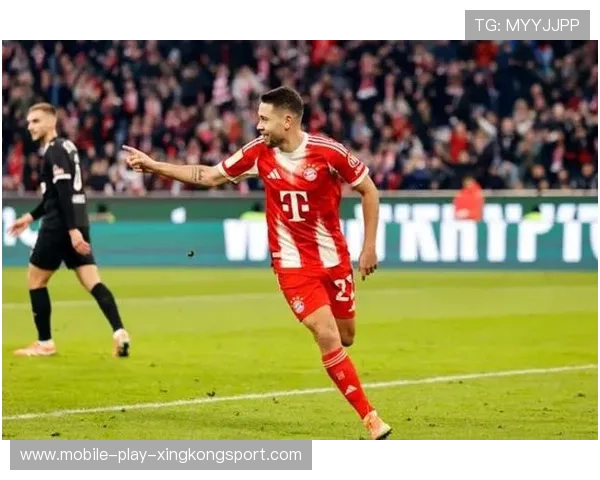 拜仁格雷罗插上低射形成关键进球