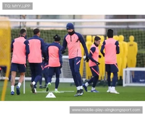 热刺洛赛尔索脚底变向后低射轻松得手——足球场上的精妙瞬间